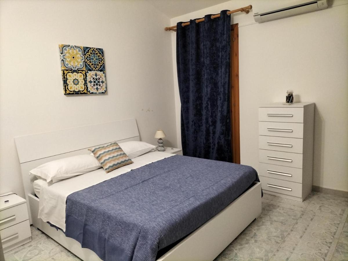 Tuttifrutti Holiday Acireale Bagian luar foto