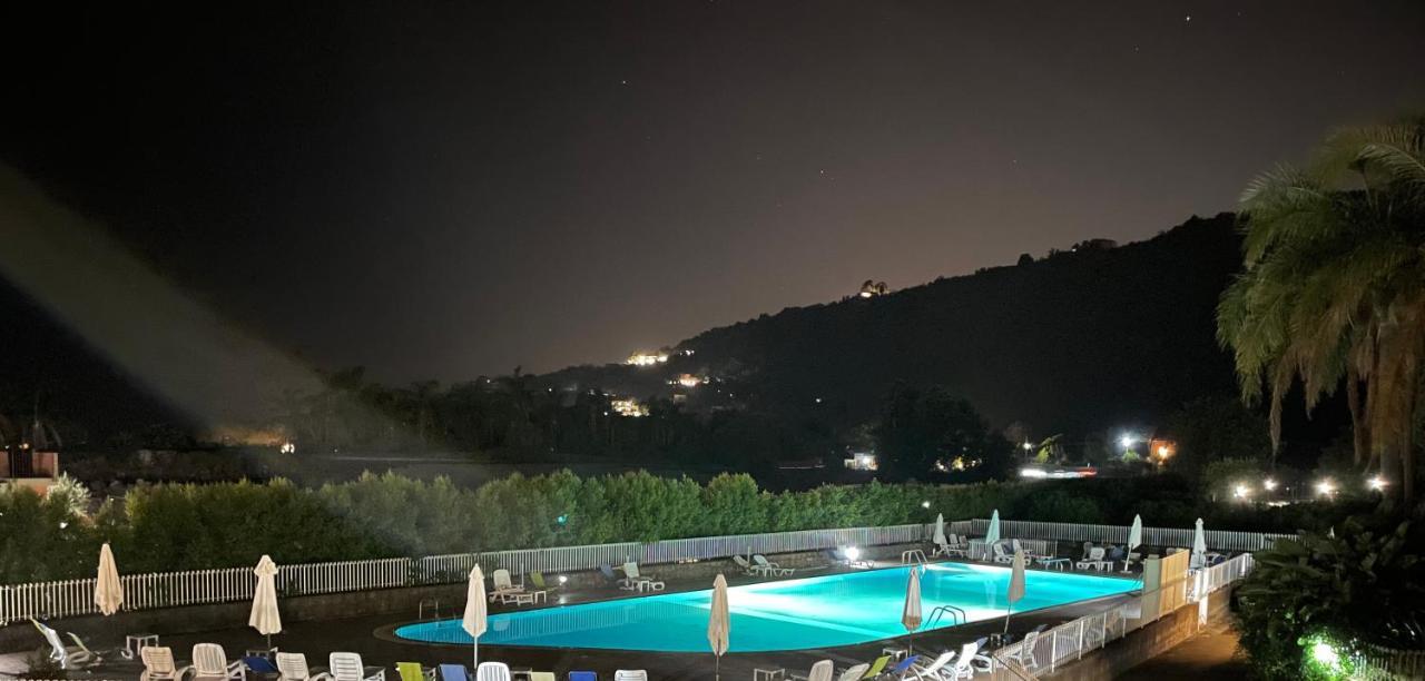 Tuttifrutti Holiday Acireale Bagian luar foto