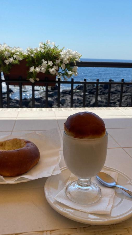 Tuttifrutti Holiday Acireale Bagian luar foto
